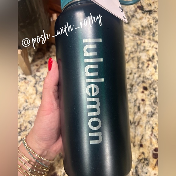 🍋 Lululemon Back To Life Sports Bottle 32 oz., *Shine, NWT - Picture 4 of 14